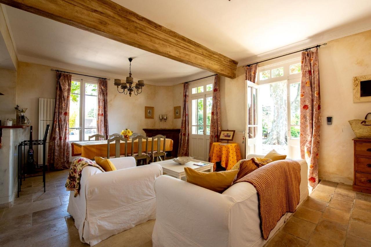Clos Saint Esteve Le Thor Room photo